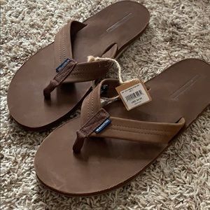 american eagle flip flops